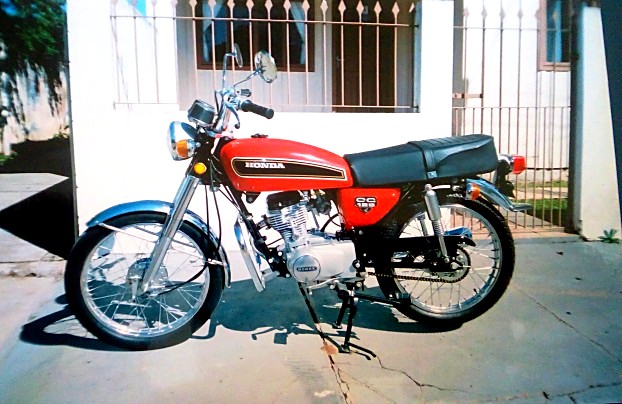 Honda CG 125 1977 restaurada - Dr. Sílvio Couto Neto